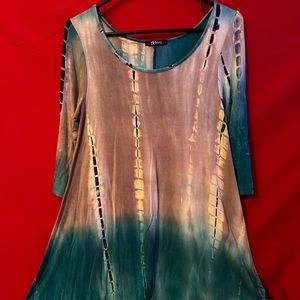 Ladies 3/4 sleeve tunic